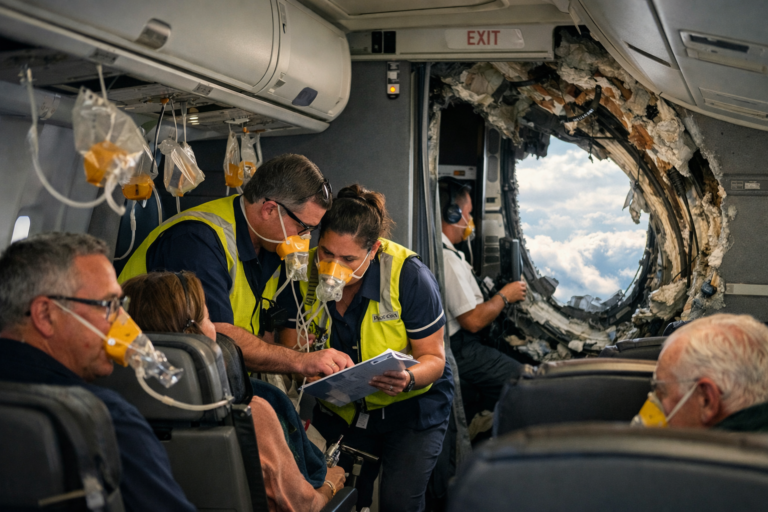 United Airlines Flight UA770